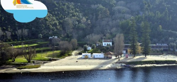 Alamal River Beach in Gavião Alamal River Beach in Gavião
